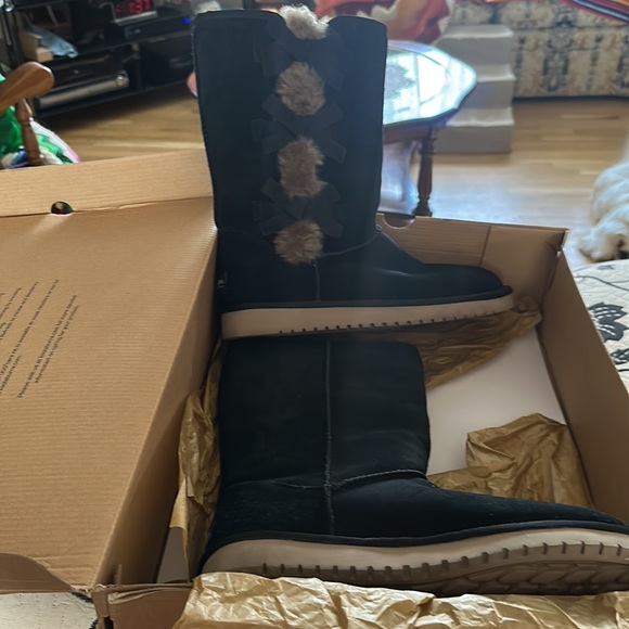 Koolaburra Ugg boots size 10. Wore once was a gift for mom who doesn’t like them - Picture 6 of 6
